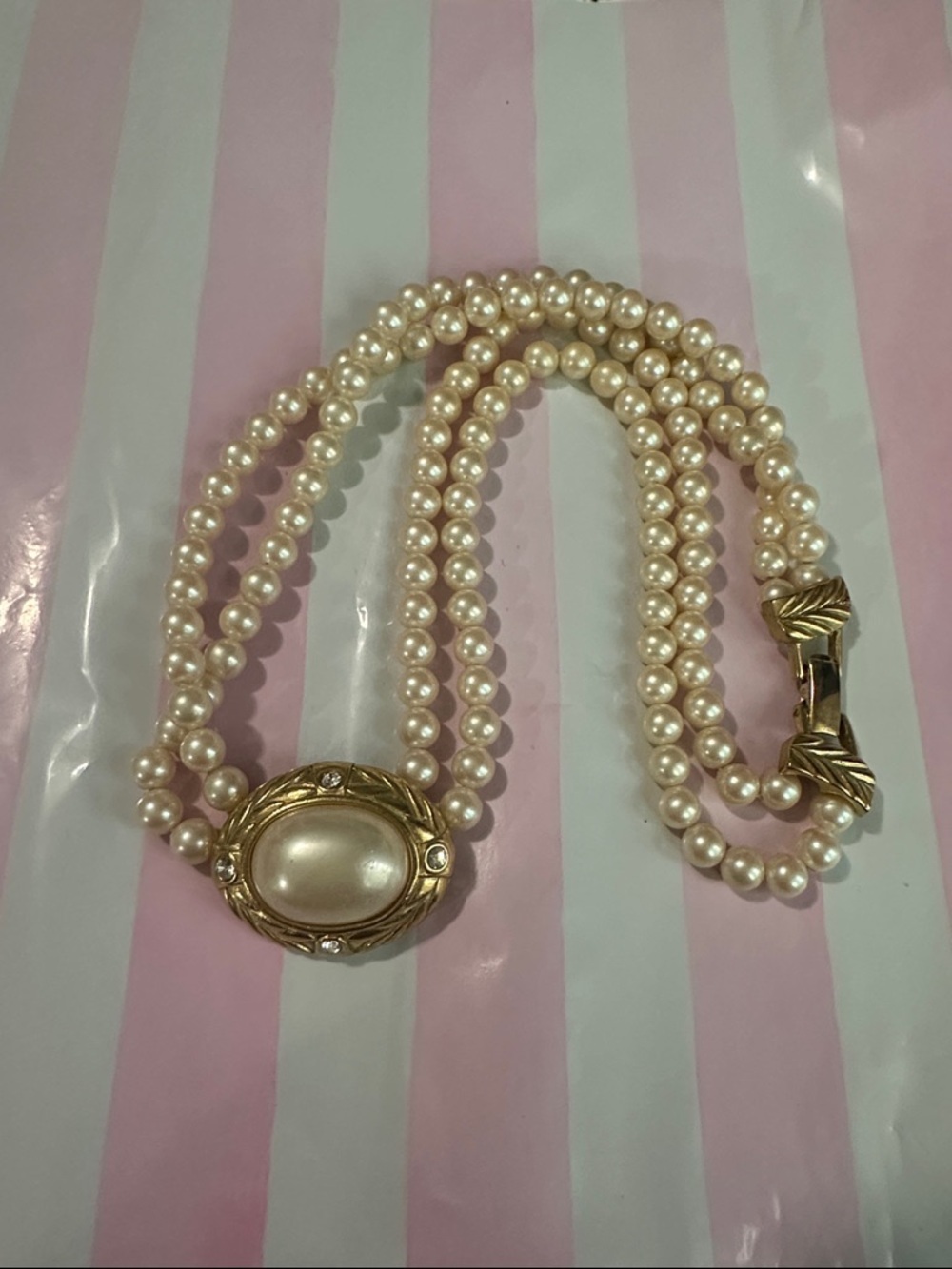 VTG Trifari Faux  Pearl Necklace